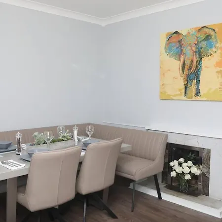 Ballina 4 Bed Townhouse Tatil Evi Ballina (Mayo)